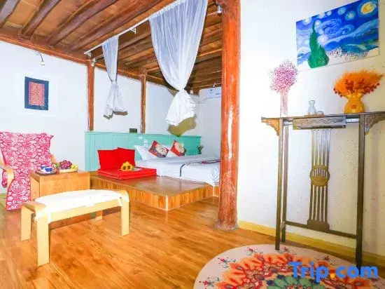 Standard room with courtyard view