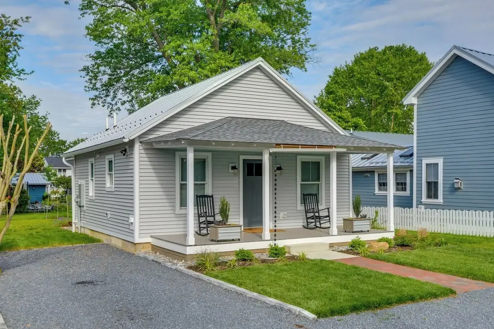Modern Solomons Cottage Rental - Walk to Island!