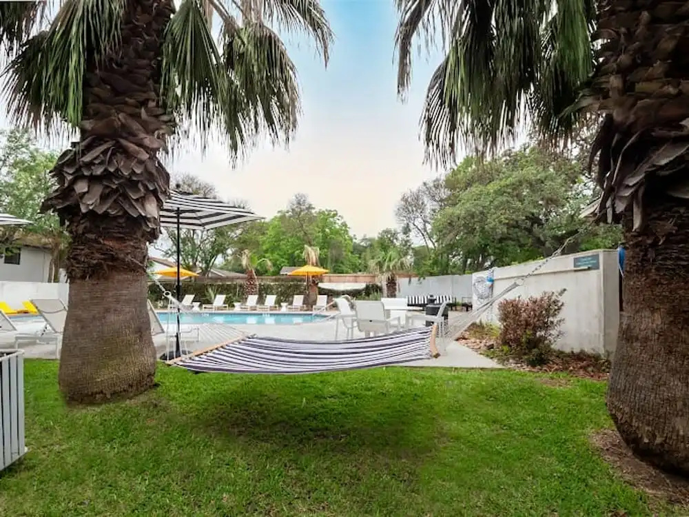 Soco 2BR Comfy Suite w Pool King bed Fast Wifi