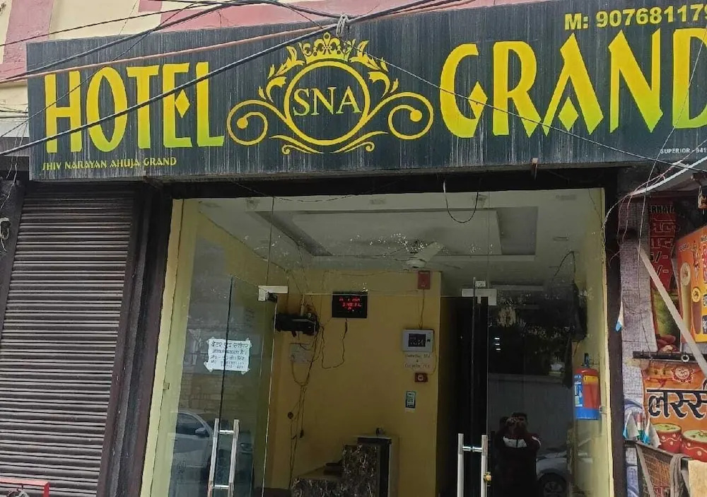 Hotel O Sna Grand Near Sudarshan Cinema