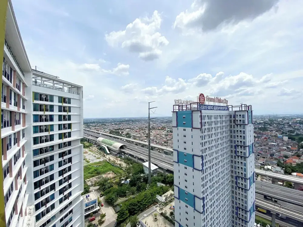 White Toned Style Studio At Lrt City Bekasi Apartment