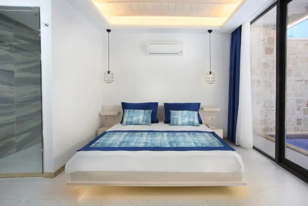 Economy room