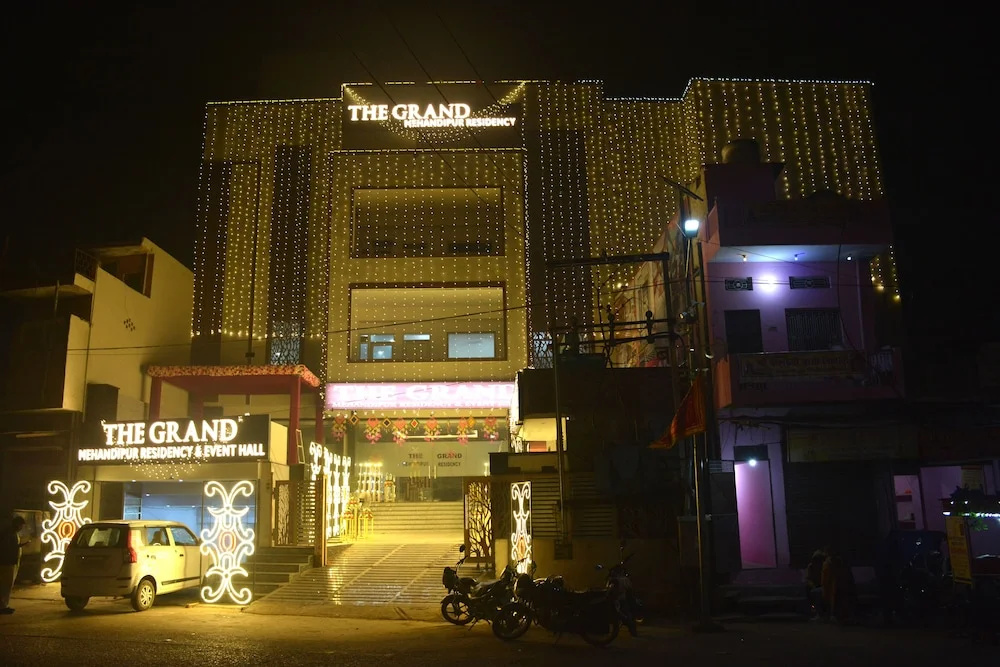 Hotel The Grand