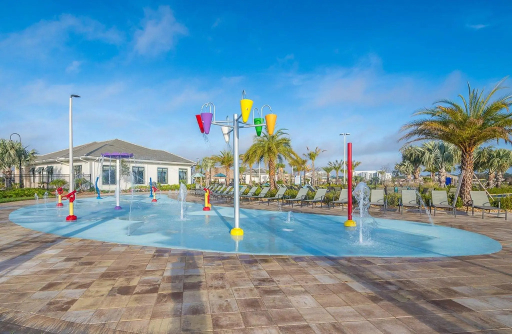 LS3151 Storey Lake Home 4 bed 3 Bath Private Pool Lake & Free Waterpark