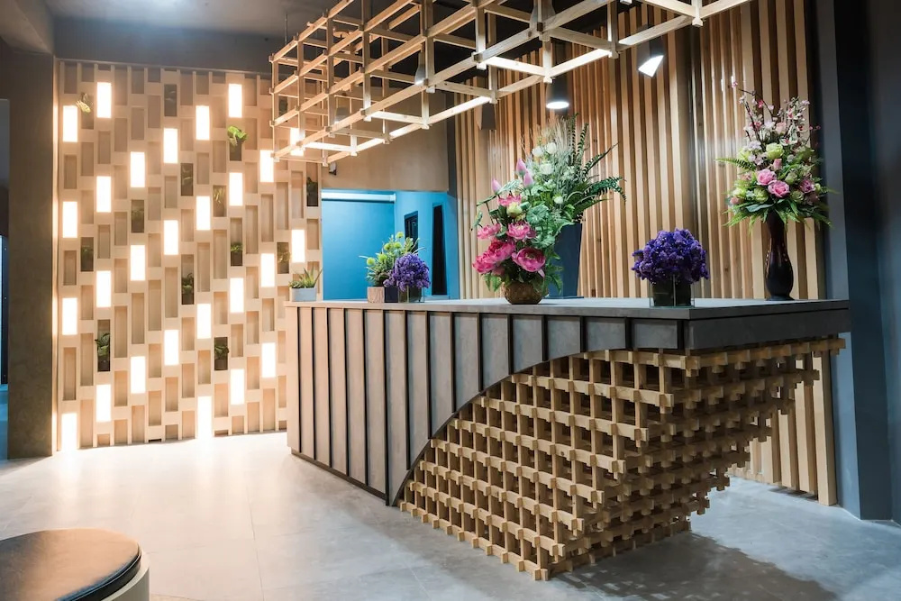 Lobby & Reception