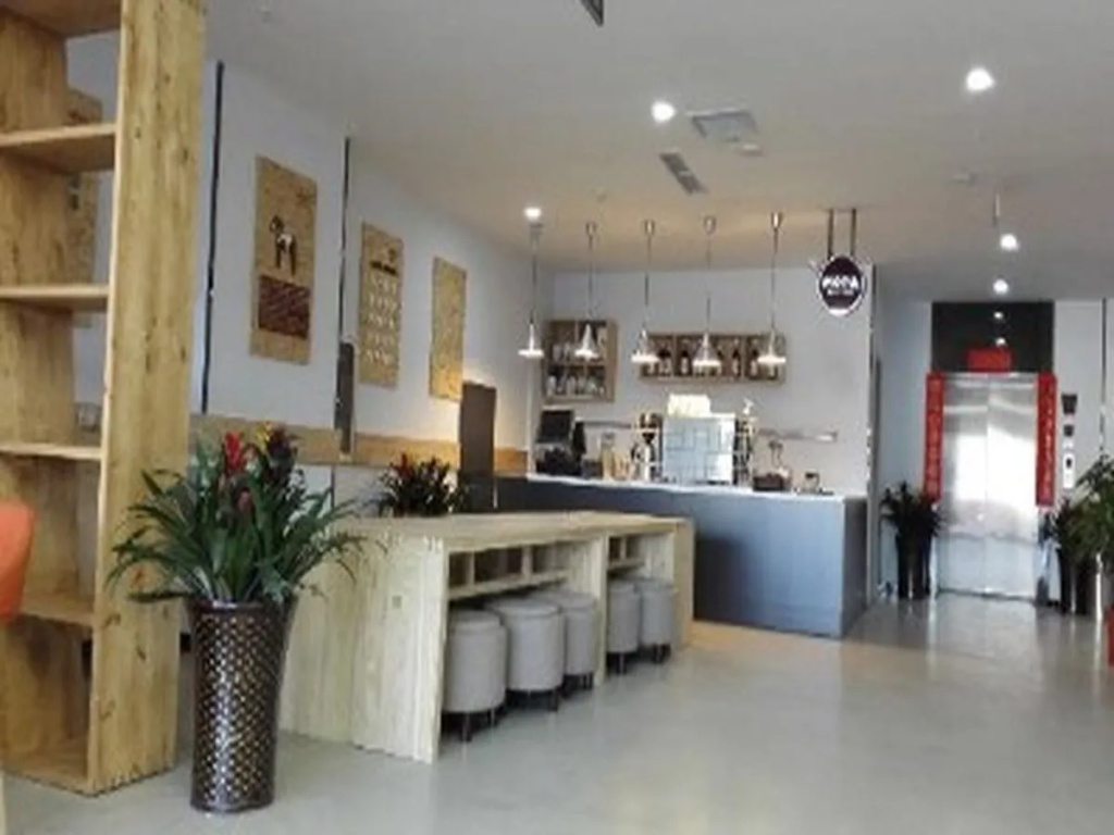 Food & Beverage