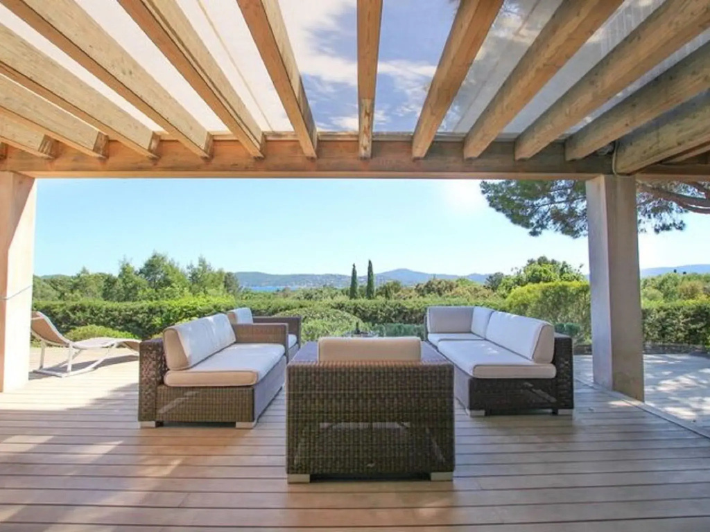 Serene holiday home in Grimaud with private pool