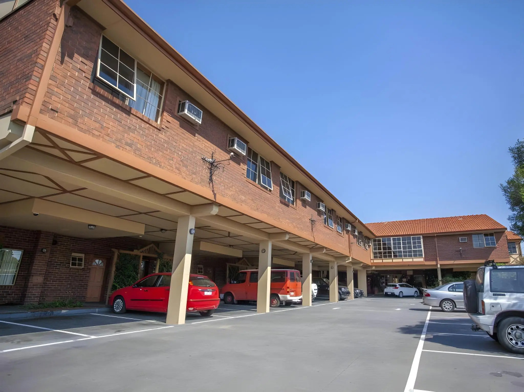 St Georges Motor Inn in Melbourne