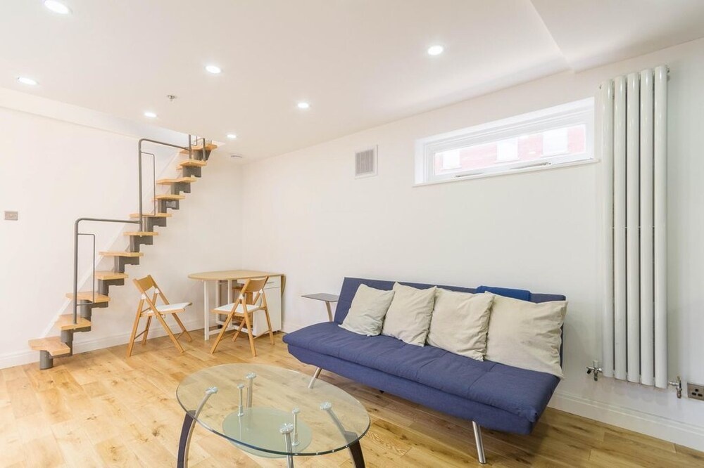 Leicester Square Just Renovated 2BD Mezzanine Flat