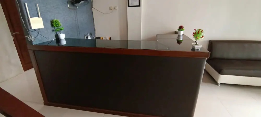 OYO 93123 Wisma Hamalau SyariahNearPulau Bromo Pedestrian Bridge - фото 2