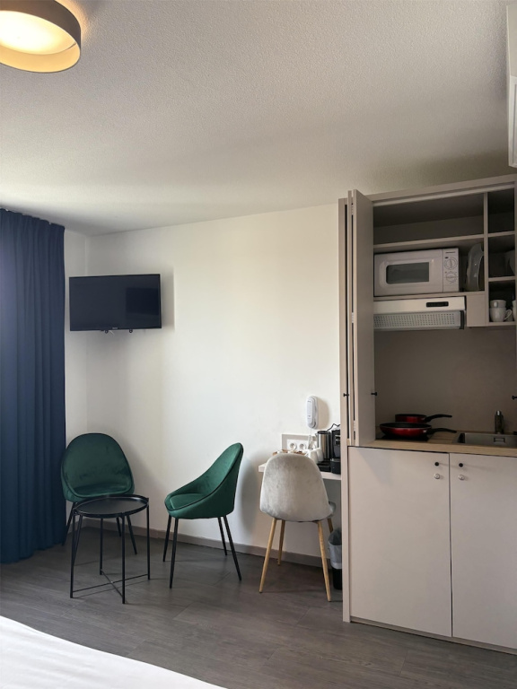 Superior Double Studio (full double bed)