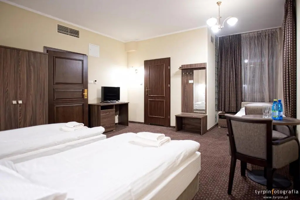 Standard Triple room