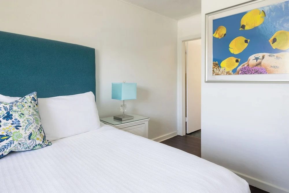 2 Bedrooms Quadruple Suite with ocean view