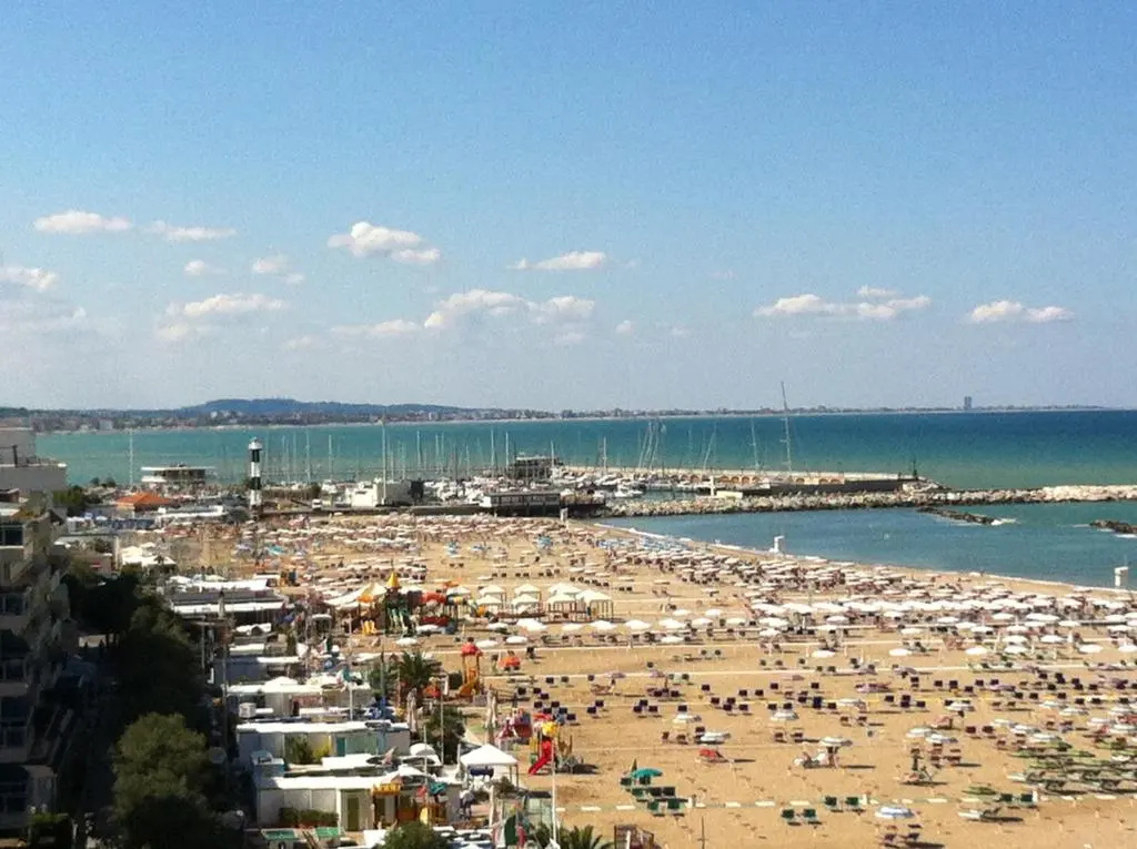 Standard Double room with sea view (full double bed)