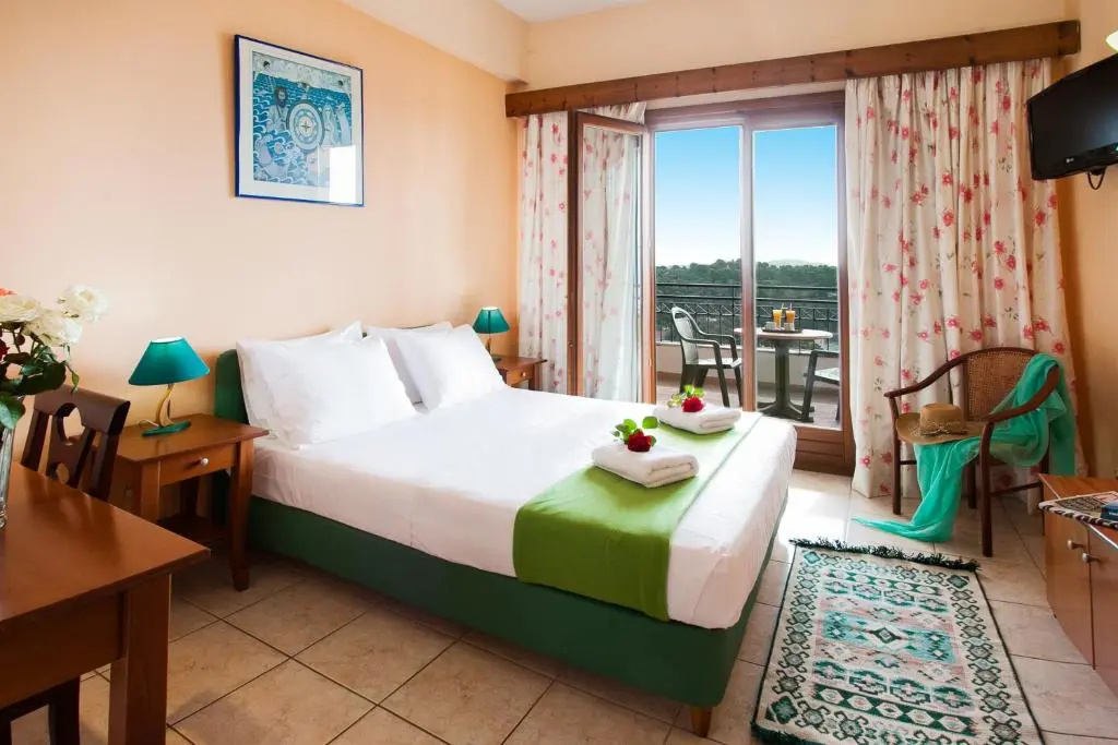 Standard Double room with sea view (full double bed)