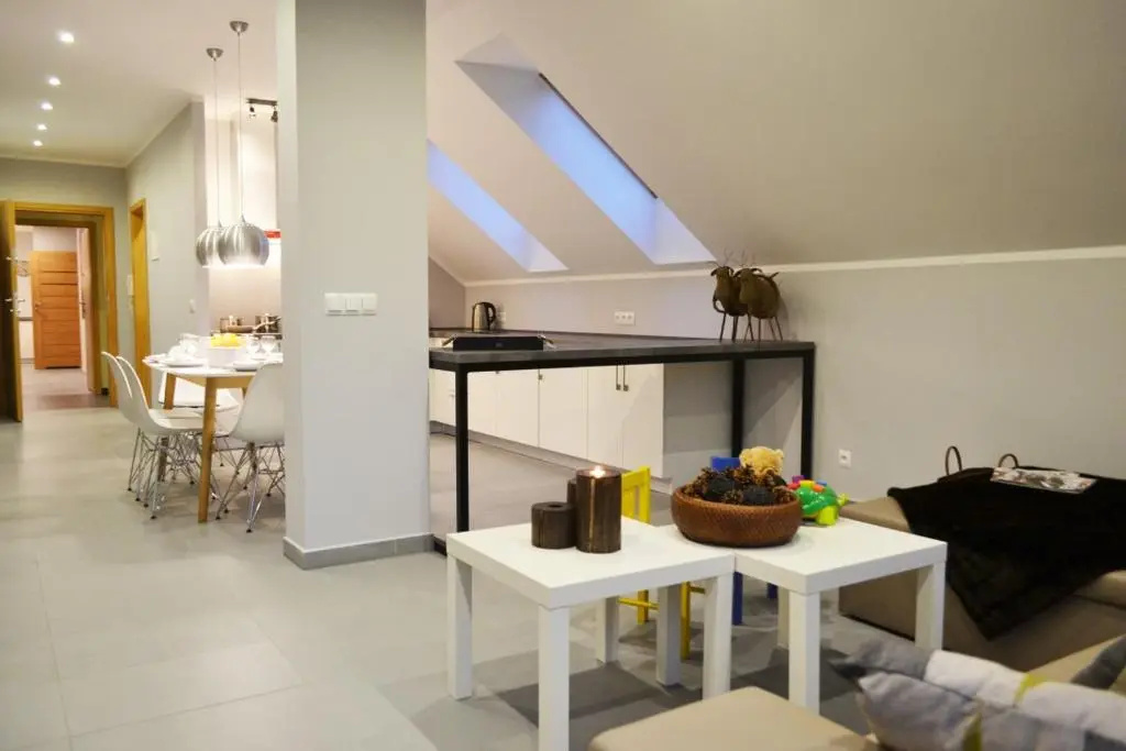 3 Bedrooms Apartment