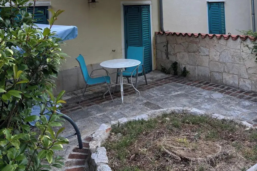 Blue Studio Apartment