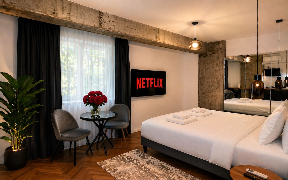 Deluxe Studio