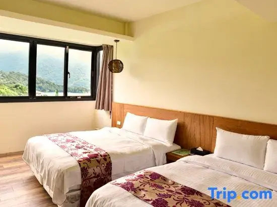 Superior Quadruple room with view