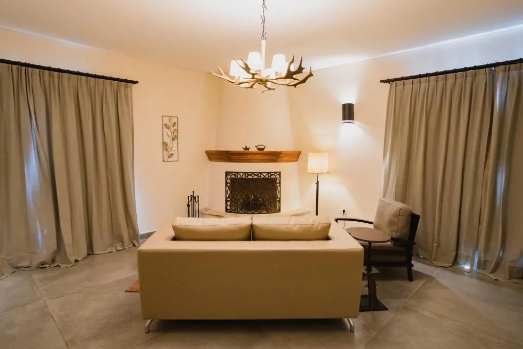 Executive Double room (full double bed)
