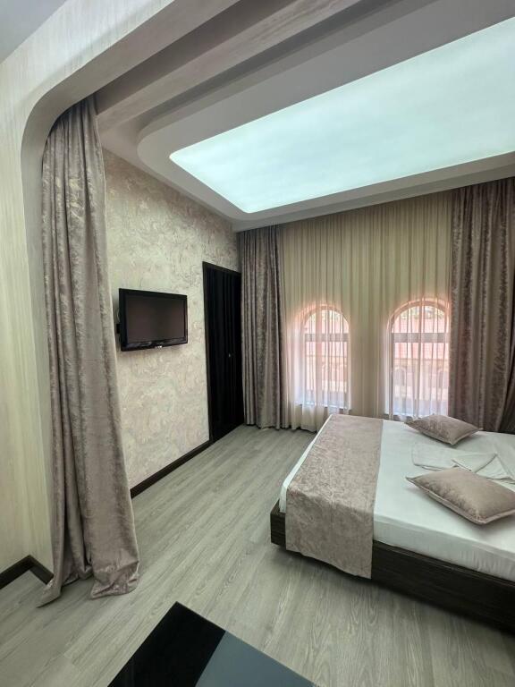 Полулюкс в Отель Roma Yerevan & Tours