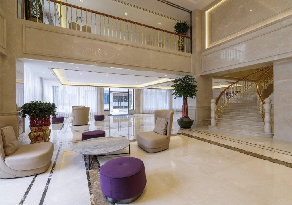 Lobby & Reception