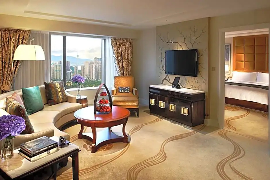 Deluxe Double Suite (full double bed)