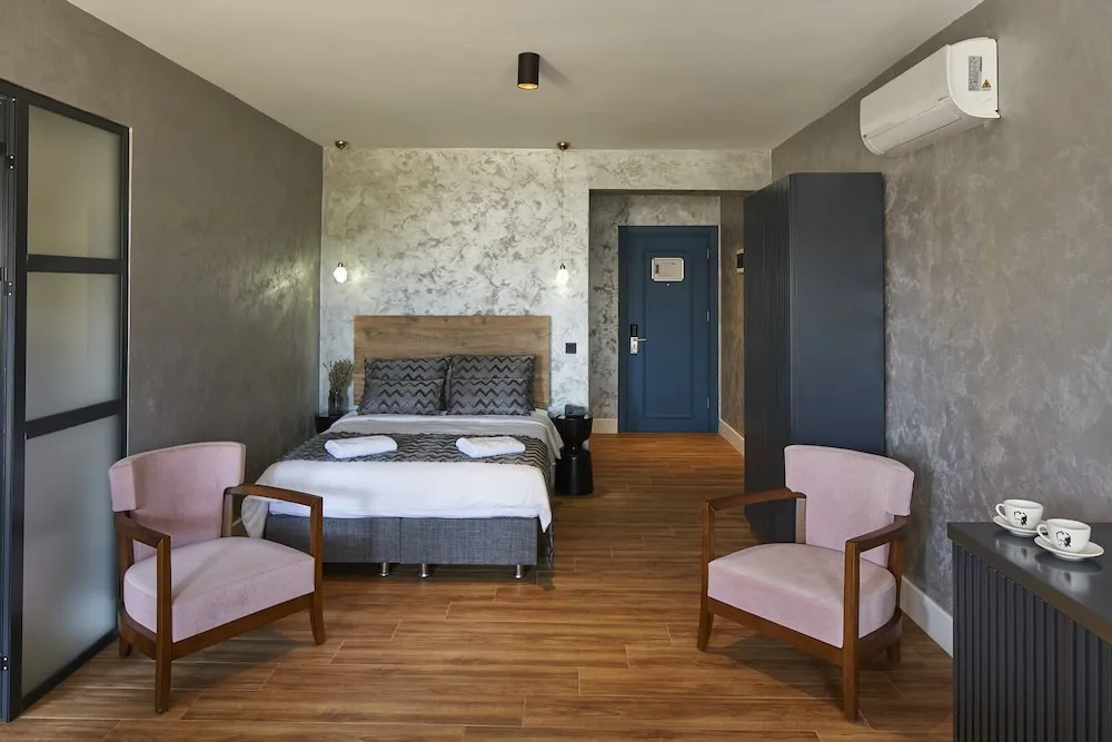 Suite with balcony