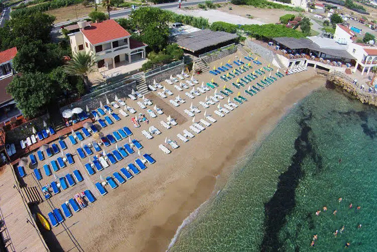 Beach & Waterfront