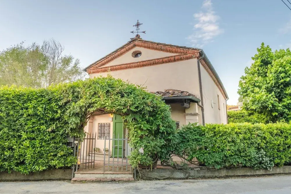 La Chiesetta an Antique Church With Pool