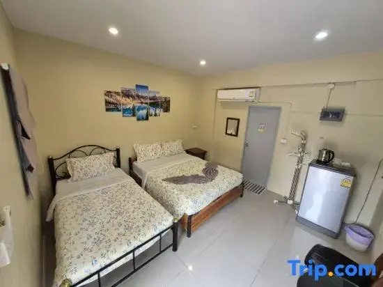 Standard Double room with balcony (full double bed)