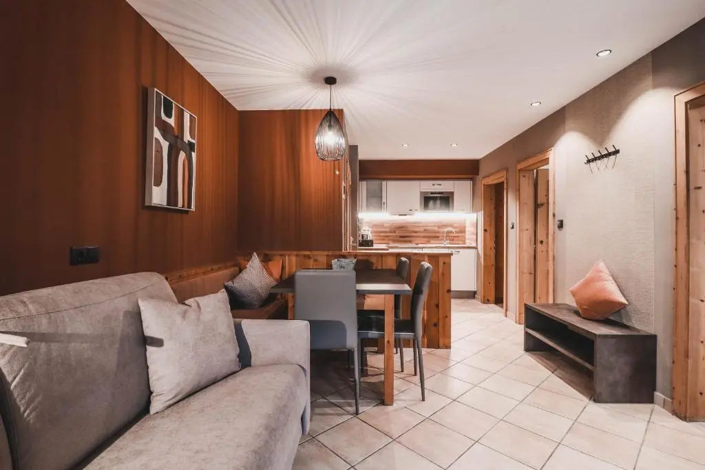 2 Bedrooms Apartment
