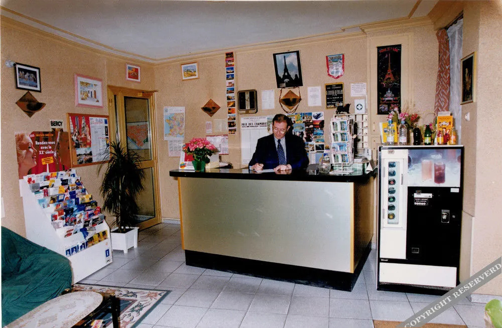 Lobby & Reception
