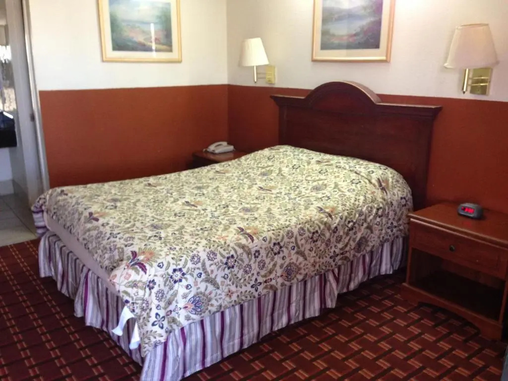 Standard Double room (full double bed)