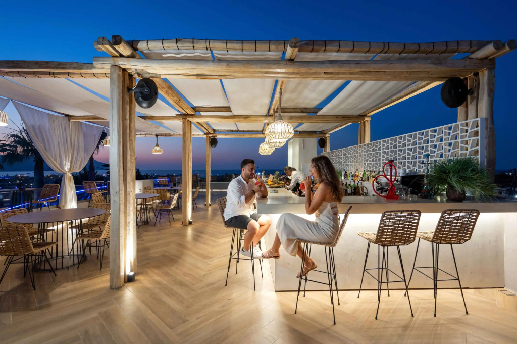 Beach & Waterfront