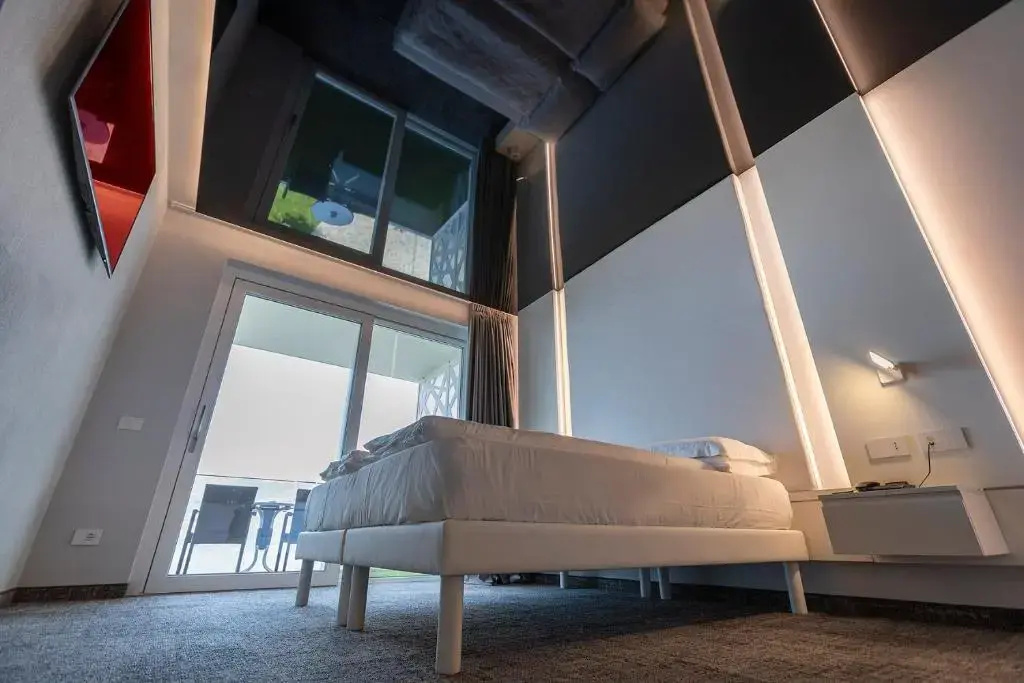 Junior Suite with balcony and with lake view