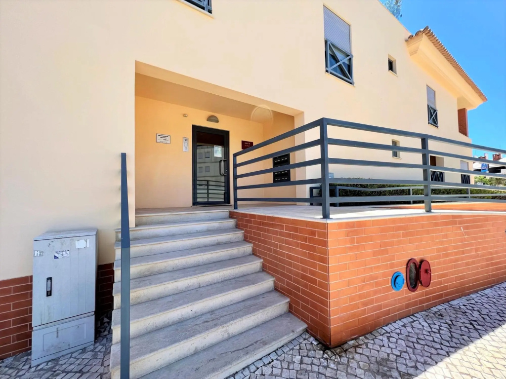 Albufeira Modern 2 by Homing