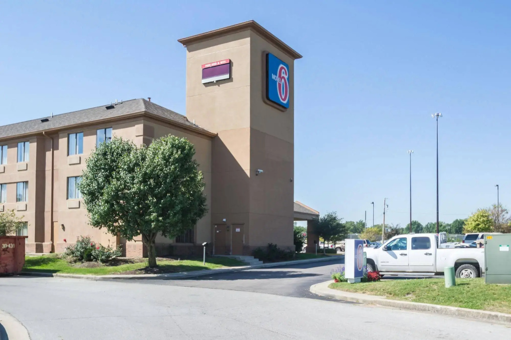 Motel 6 Indianapolis, IN - Airport