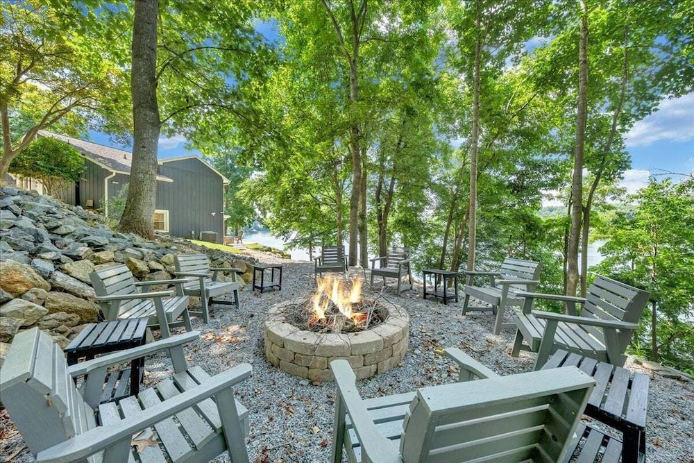 Scenic Point - Private Lakefront Home w/ Dock, Fire Pit, Outside Shower & Hot tub