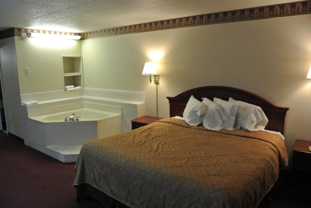 Select Inn Murfreesboro — 5