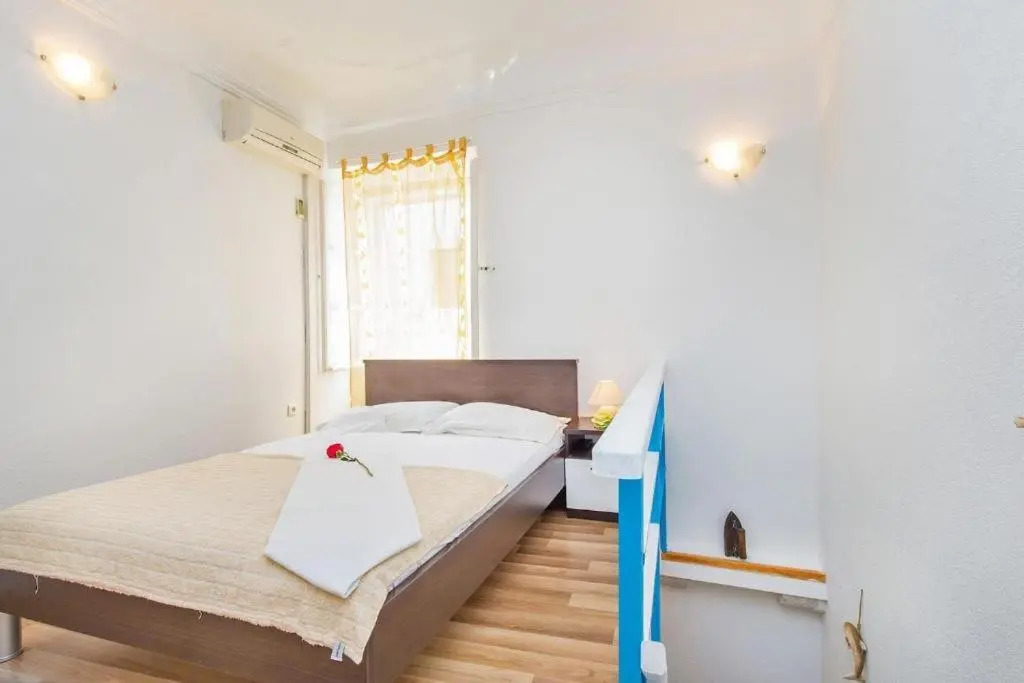 Karmen Apartments by null