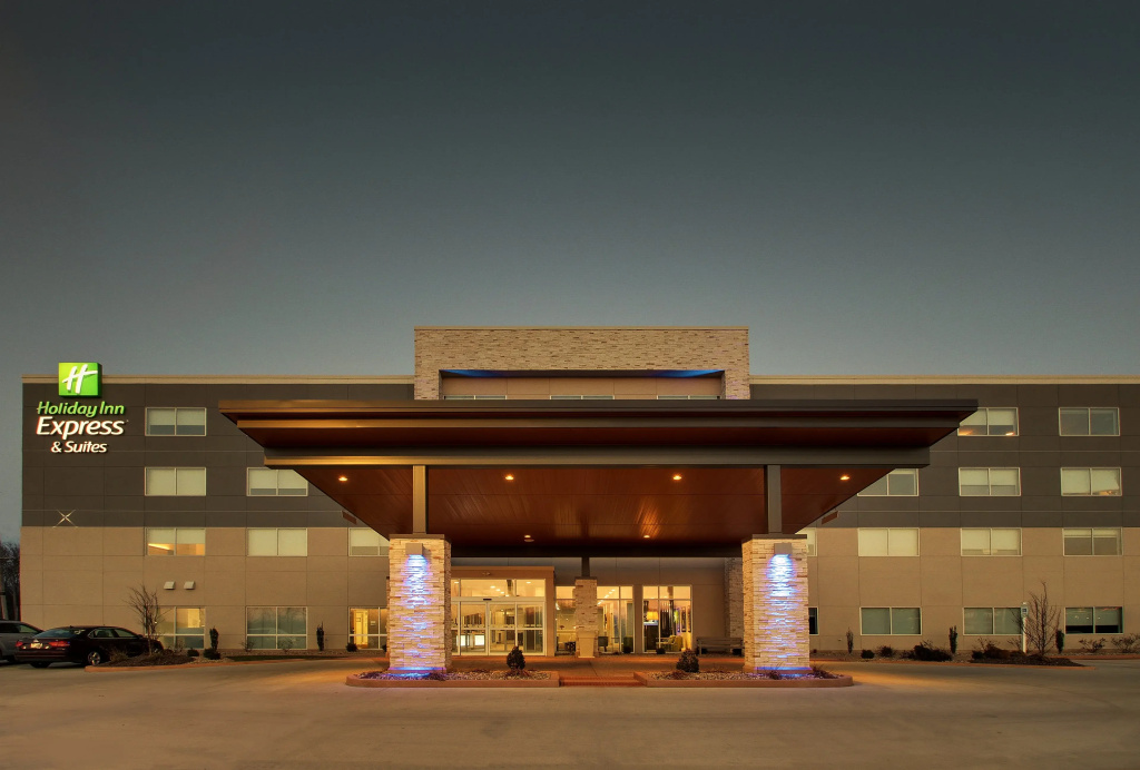 Holiday Inn Express & Suites Mount Vernon by IHG