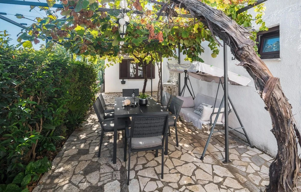 Amazing Home in Kukci With Wifi and 2 Bedrooms