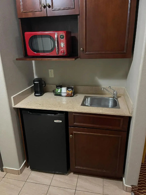 Double Suite (full double bed)