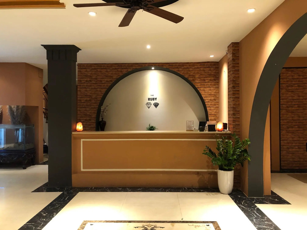 Lobby & Reception
