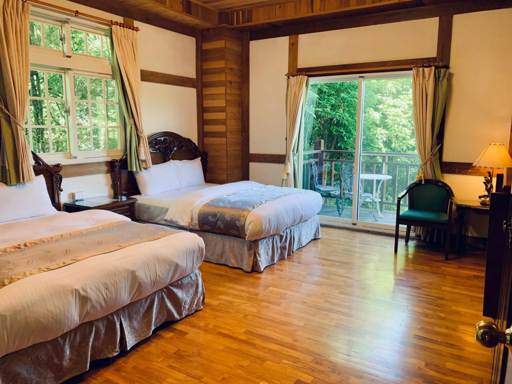 Standard Quadruple room with balcony