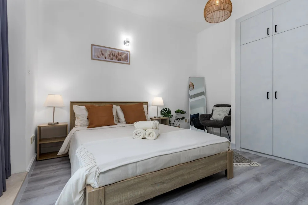 Waves - Cozy, Fully Furnished Studio in Dubai Sports City