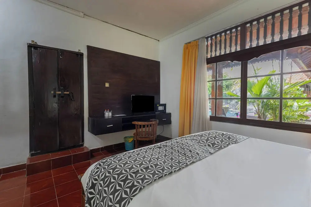 Superior Double room with balcony (full double bed)
