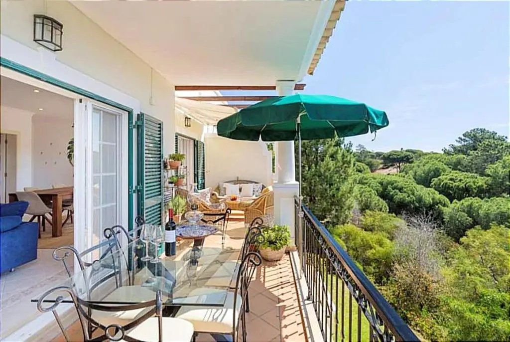 2 bedrooms appartement with furnished terrace and wifi at Almancil 1 km away from the beach