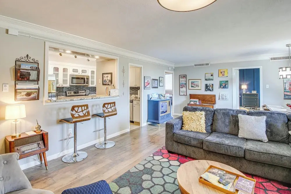 Mid-century Modern Condo on Lake Hamilton! — фото 2